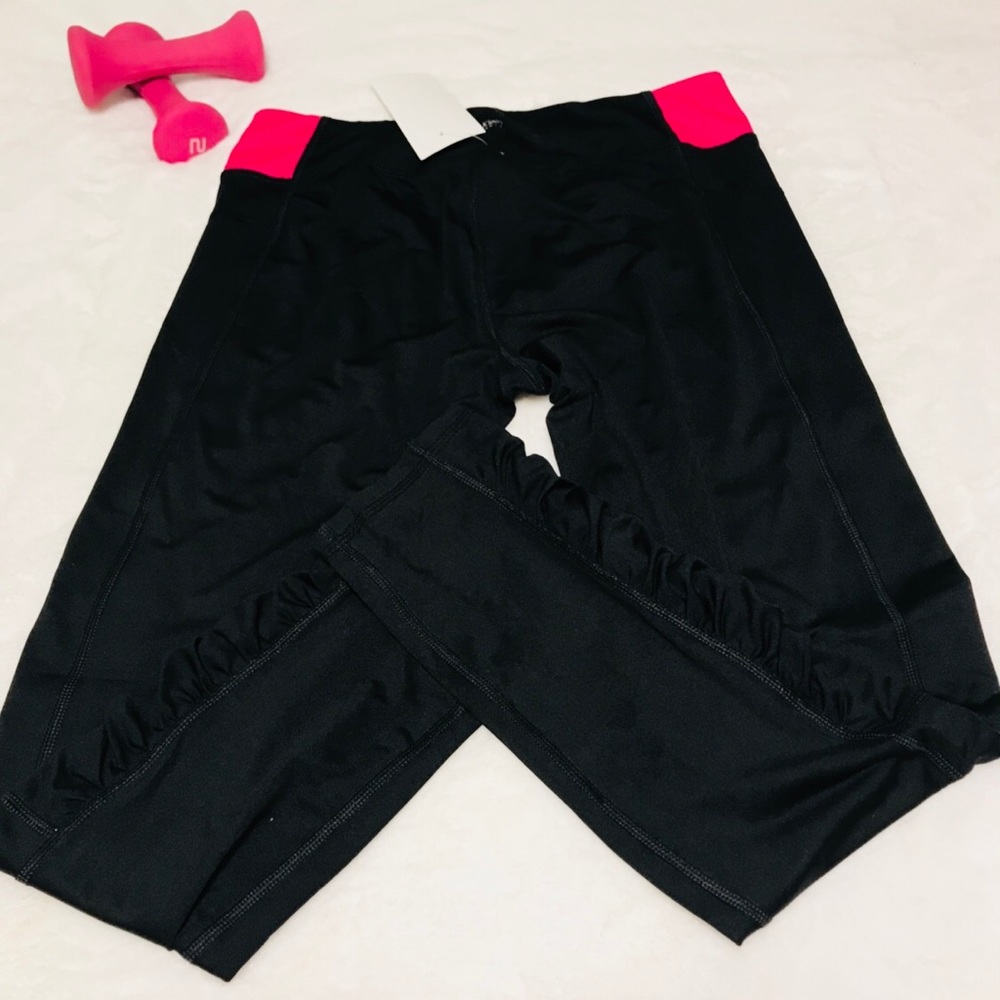 ‼️SOLD OUT‼️ Calvin Klein Performance Leggings - Picture 2 of 4